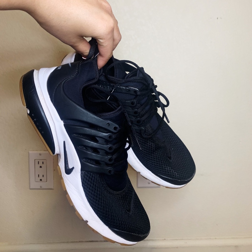 COPY - Black Nike Prestos